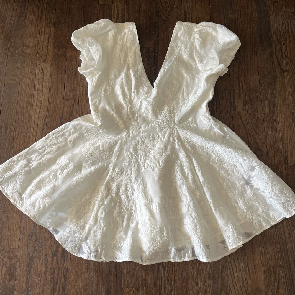 Showpo White Textured V-Neck Puff Sleeve Top